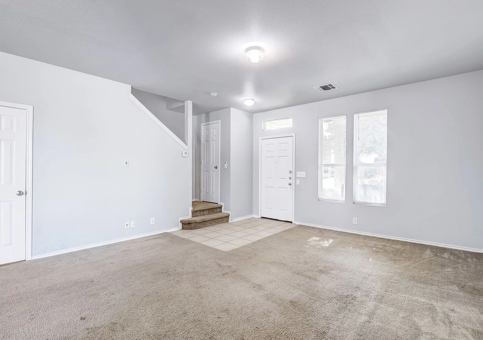 Townhome with Dual Primary Suites: Contemporary Living Near Texas A&M San Antonio — Photo 4