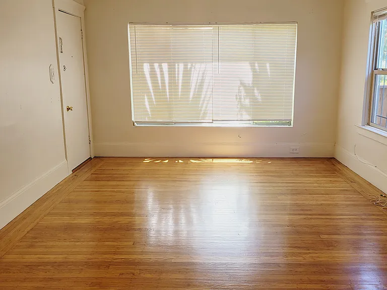 660 54th St #2 — Photo 3