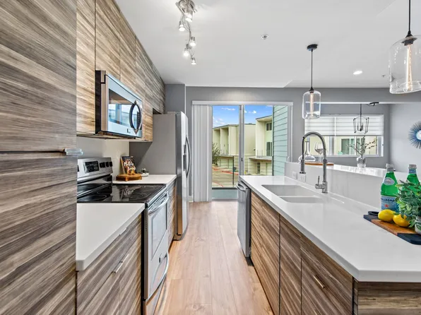 604 N Bluff Dr Unit 204, Austin, TX 78745