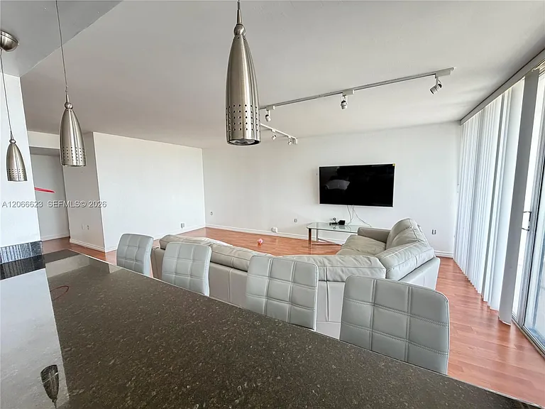 18031 Biscayne Blvd #601 — Photo 4