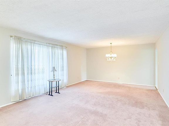 4th image of 3956 Del Lago Dr