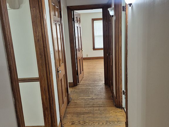 5th image of 1414 Berry Blvd
