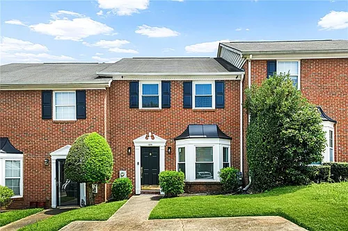 1528 Paces Ferry North Dr SE Photo 1