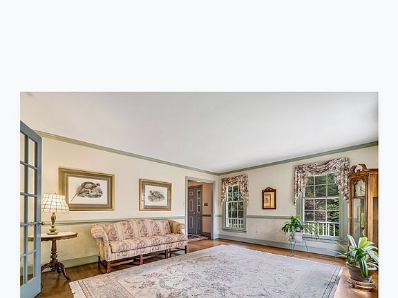 4th image of 7370 Woodstone Ct