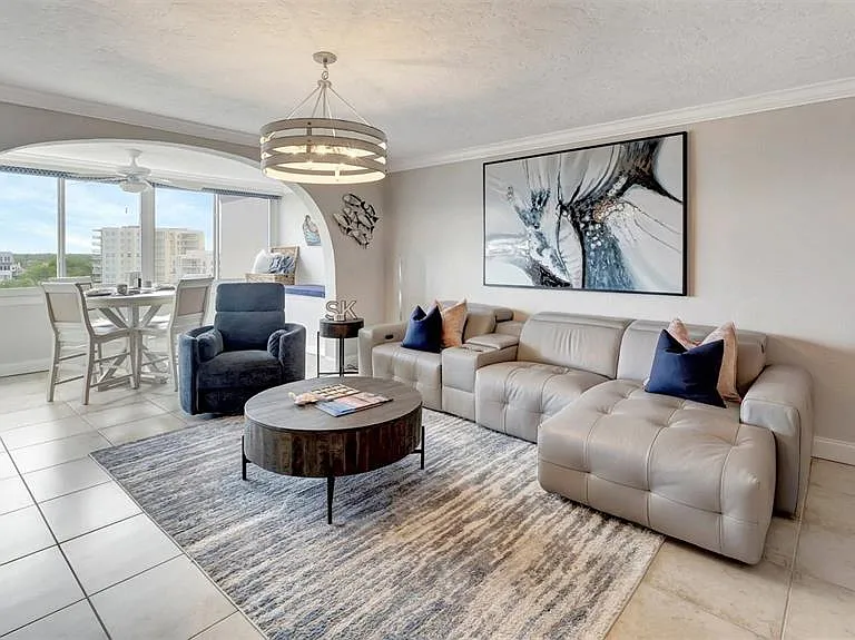 1125 W Peppertree Dr #705 — Photo 4