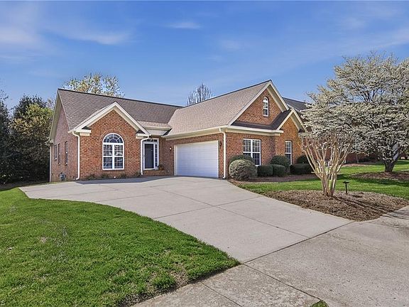 3rd image of 1332 Whitworth Ct
