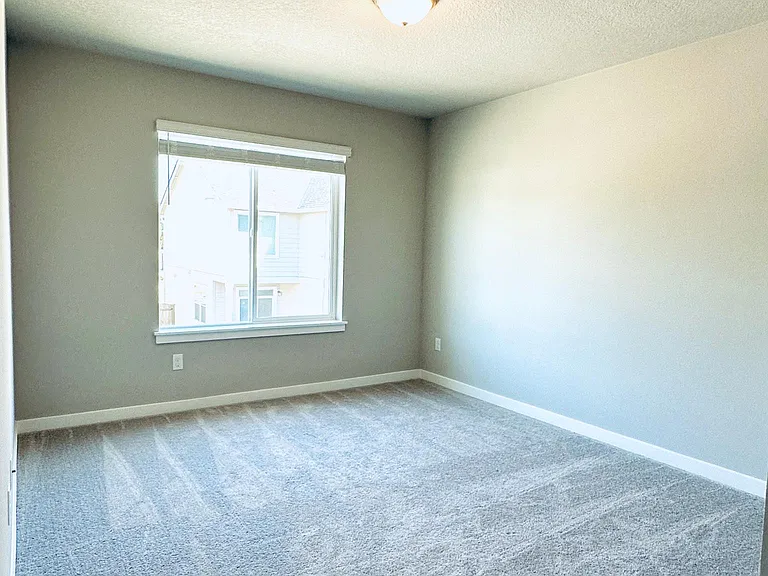 16736 SE Silver Creek Falls Dr — Photo 10