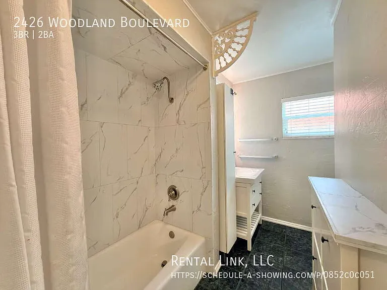 2426 Woodland Blvd — Photo 36