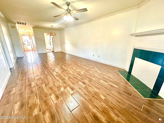 4th image of 404 Northrop Place