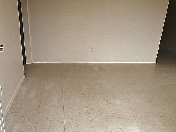3rd image of 748 S Stapley Dr #11784159