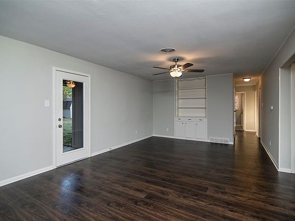 5th image of 1221 Park Center St