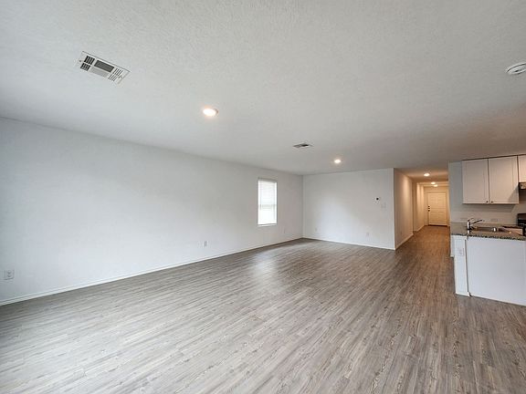 4th image of 434 Fairy Duster Dr