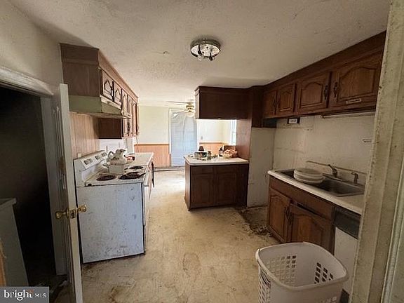 5th image of 9440 Hollow Rd