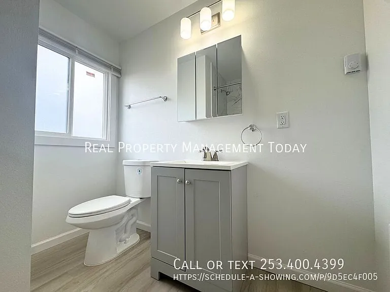 8420 1/2 S Tacoma Way #1 — Photo 12