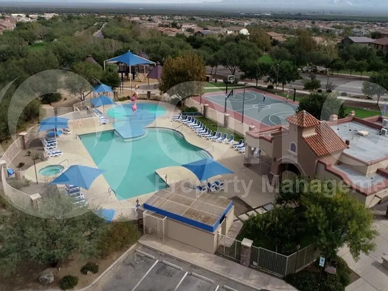 252 W Calle Media Luz — Photo 18