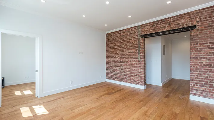Rented by Nooklyn NYC LLC | media 21