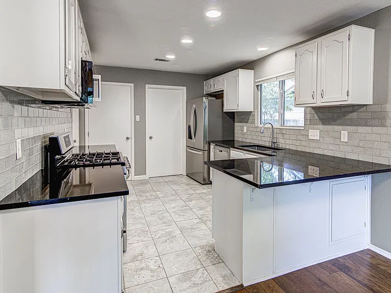 12430 Wycliff Ln — Photo 13