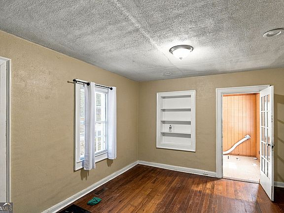 5th image of 620 S Gordon Cir