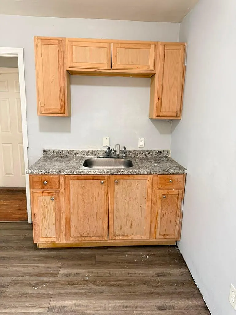 3 bed, 1092 sqft, $1,300 — Photo 3