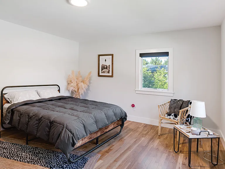 470 Harbor Ln — Photo 16