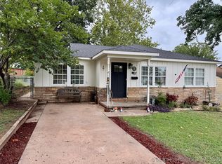 619 E 6th Ave, Bristow, OK 74010