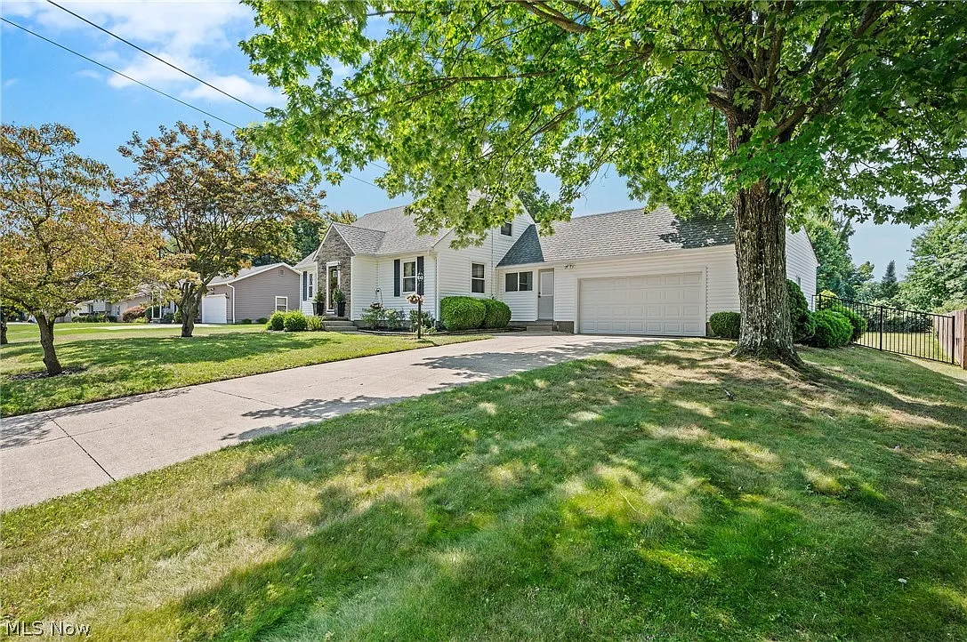 97 Nutwood Dr photo 1