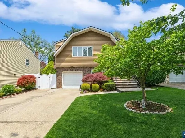 35 Howcroft Rd, Maywood, NJ 07607