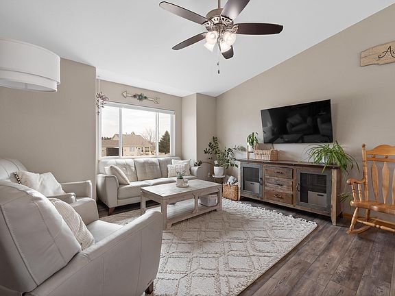 4th image of 4007 Grapevine Ln