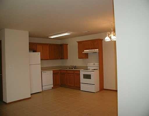 3rd image of 424 E Asher Ct