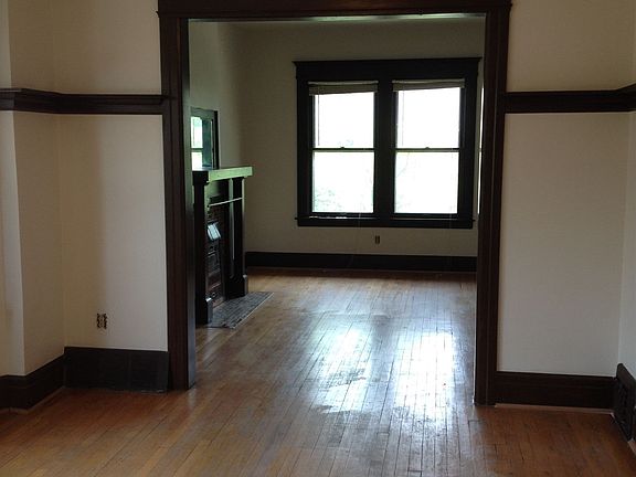 8021 Third_Family Room