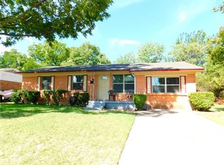 813 Harbor Dr, Lewisville, TX 75057