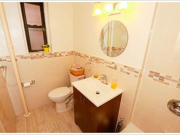 3rd image of 10212 65th Ave APT C31