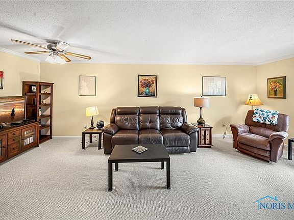 3rd image of 11091 Riverbend Ct E