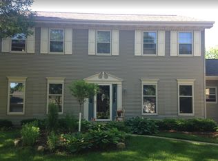 241 E Peppercorn Dr, Appleton, WI 54913