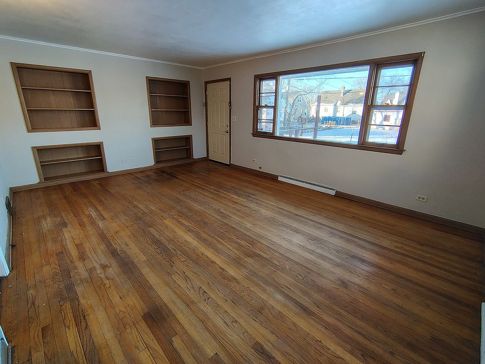 1st image of 2710 N Rockton Ave