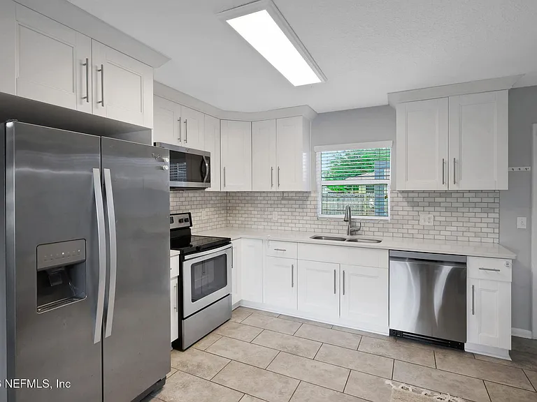 42 Dolphin Blvd — Photo 22