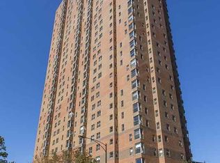 102 W Chestnut St #416, Chicago, IL 60610