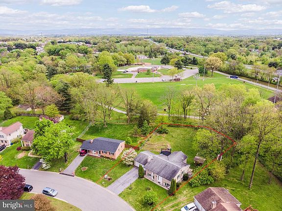 2nd image of 10719 Oak Forest Dr