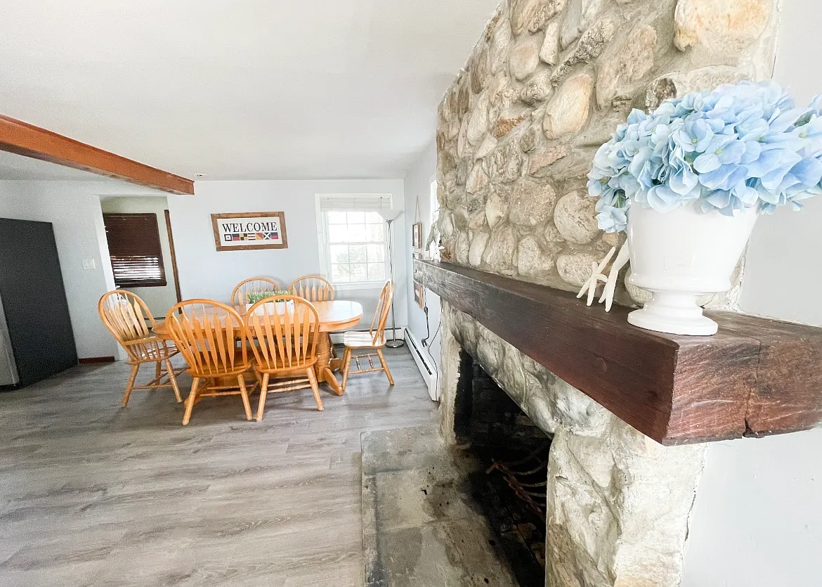 95 Milford Point Rd — Photo 4