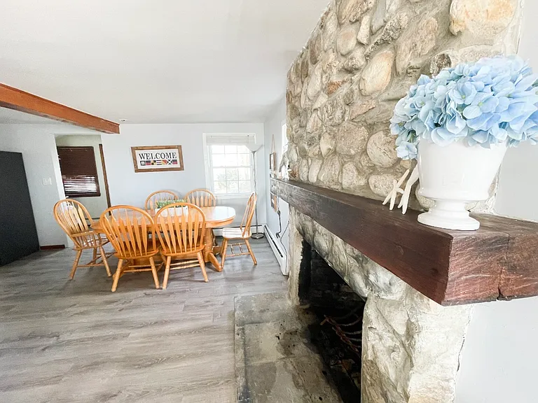 95 Milford Point Rd — Photo 4