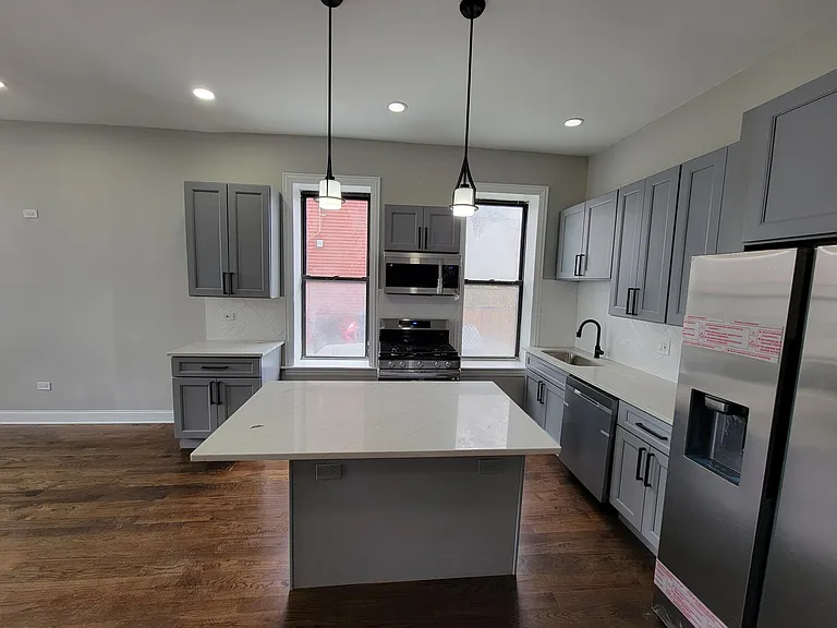 1157 W 19th St #1 — Photo 5
