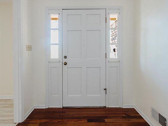 4th image of 1828 Jacobs Ln