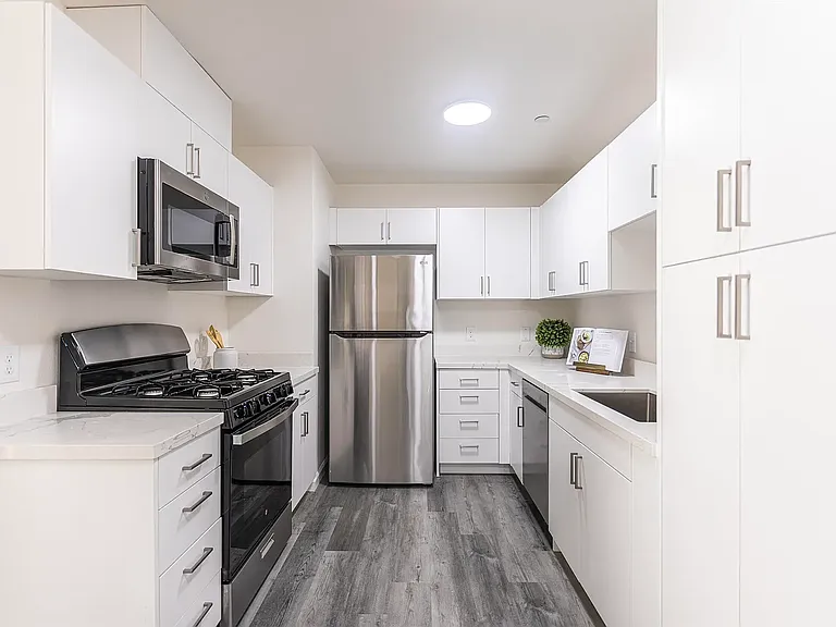 Orchard Park Apartment — Photo 10