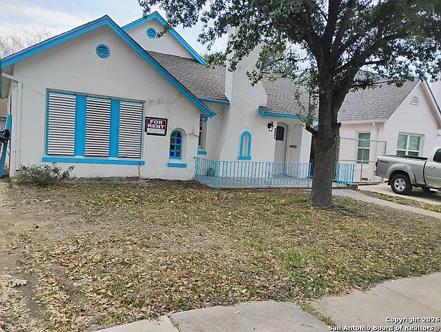 2 bed, 1.0 bath, 1208 sqft, $1,150 — Photo 2