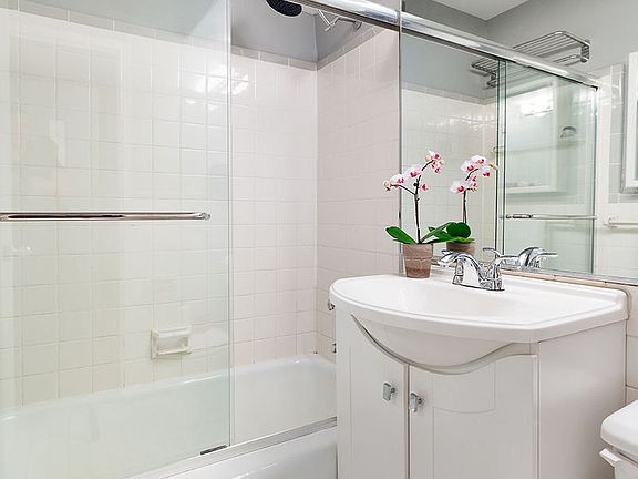 5th image of 145 E 15th St APT 11D
