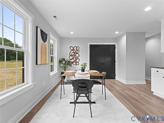 3rd image of 2085 Skippers Rd