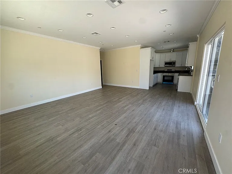 10054 Barling St — Photo 7
