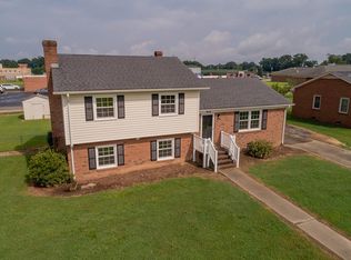 610 Edgewood Ln, Emporia, VA 23847