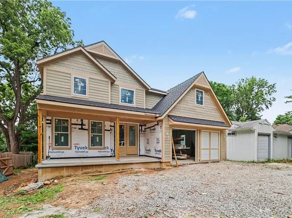 7805 Rosewood Dr, Prairie Village, KS 66208