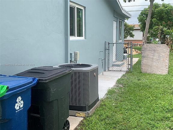 4th image of 8400 NW 25th Ct